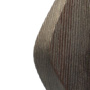 Corps  - <p>Laricio torréfié et brossé.</p>
<p><strong>Couleurs disponibles</strong> :<br />
Vert émeraude, Rouge rubis, Bleu saphir, Blanc opale, Noir onyx,, Violet améthyste,  naturel, Orange cornaline, Caramel jaspe.</p>
 